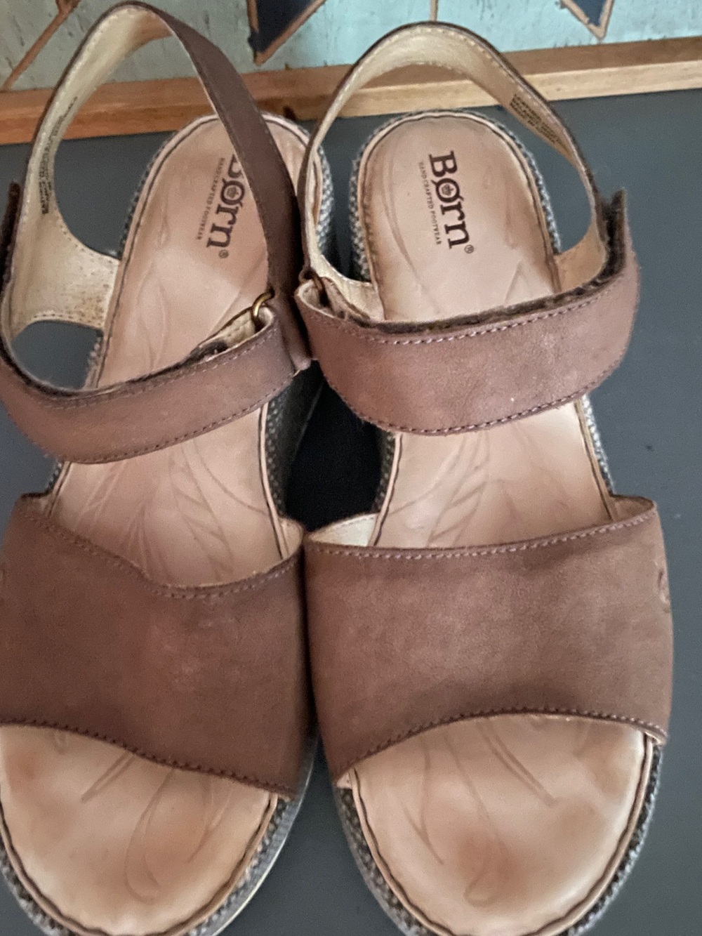 Born Lucee Brown Nubuck Leather Platform Wedge Sandals Hook & Loop 9M - Picture 2 of 16